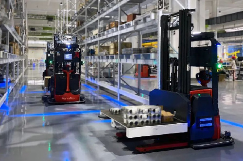 邁向智能制造：揭秘工業自動搬運機器人的應用奧秘